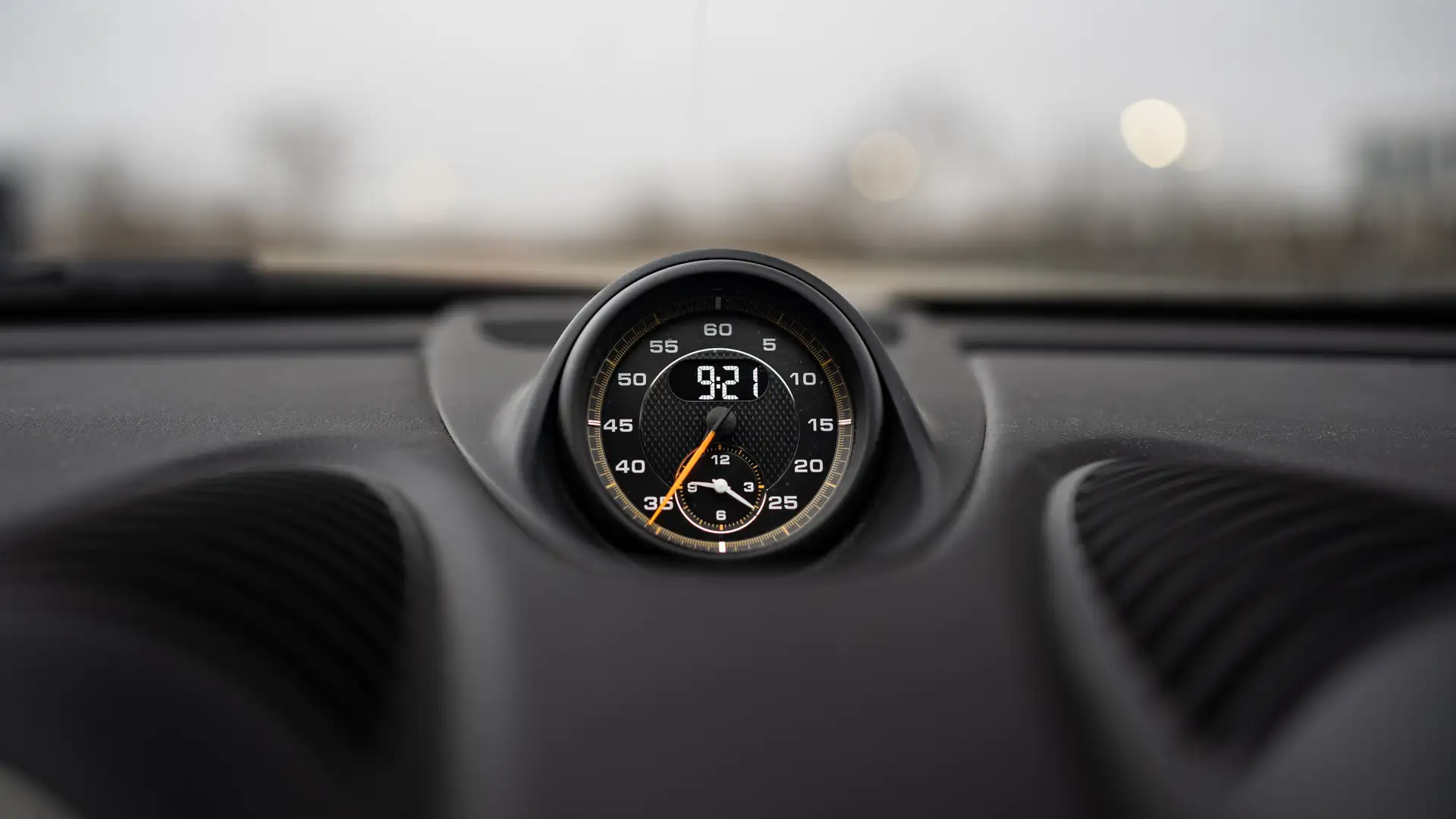 The clock in the interior of the Porsche Spyder RS.